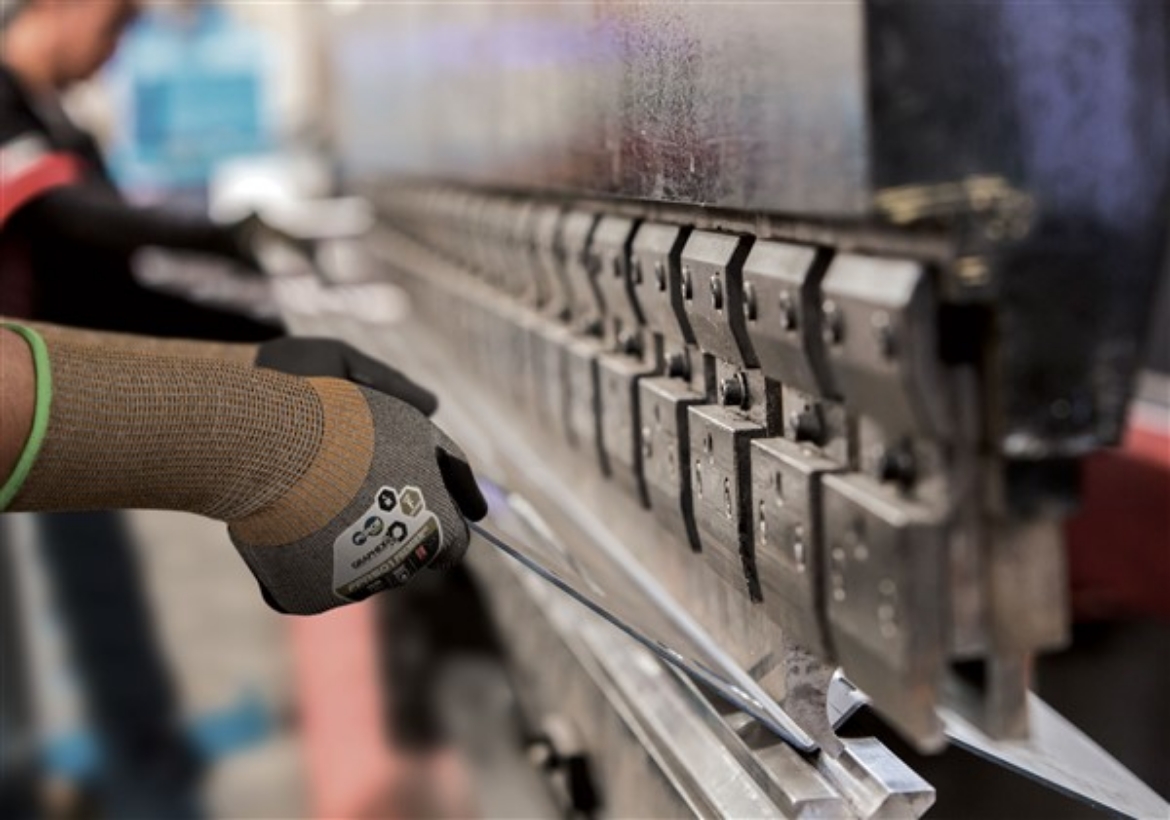 Picture of Graphex® Premier Extended Cuff AGT Glove (Cut Level F)